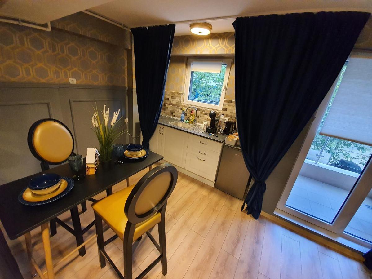 Portobella Airport Aparthotel - Self Check In Otopeni Eksteriør bilde